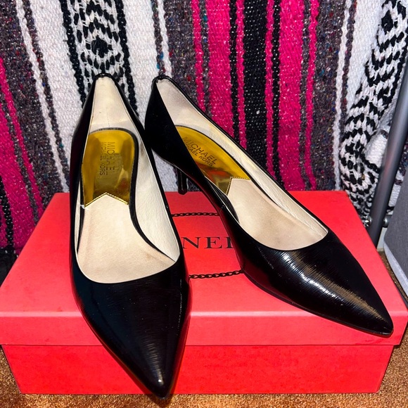 VINTAGE Michael Kors Black Kitten Heels - Picture 1 of 6
